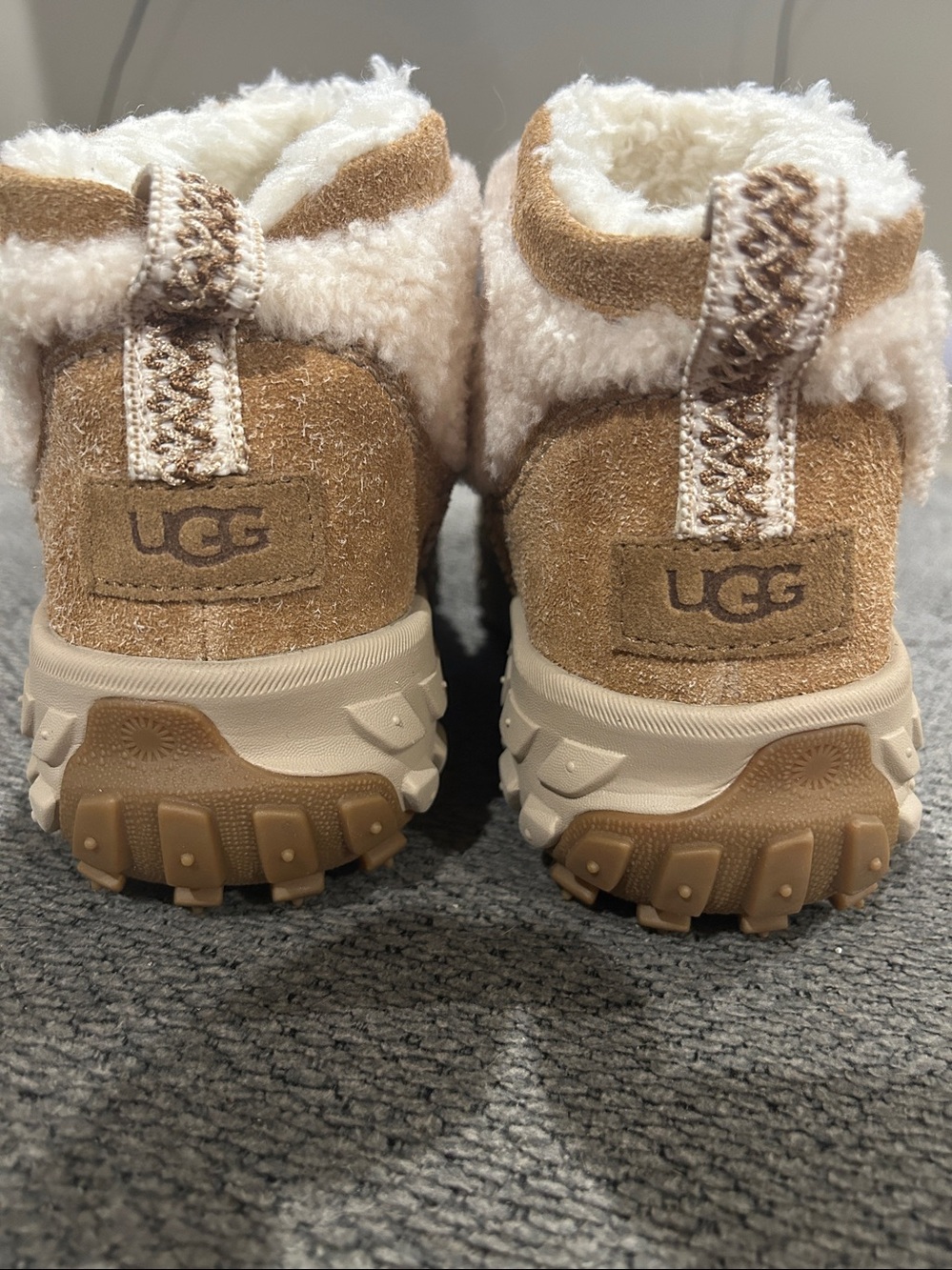 UGG Ventura Daze Mini Cozy Boots size 8 - Picture 4 of 8